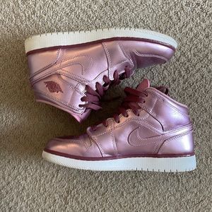 Nike Air Jordan 1 Mid SE GS ‘Pink Rose’